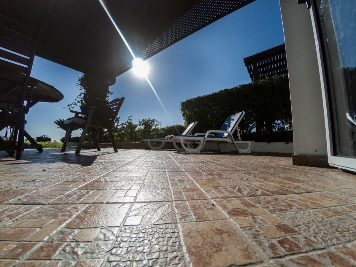 Blue Bay Beach House Larnaca Exteriör bild