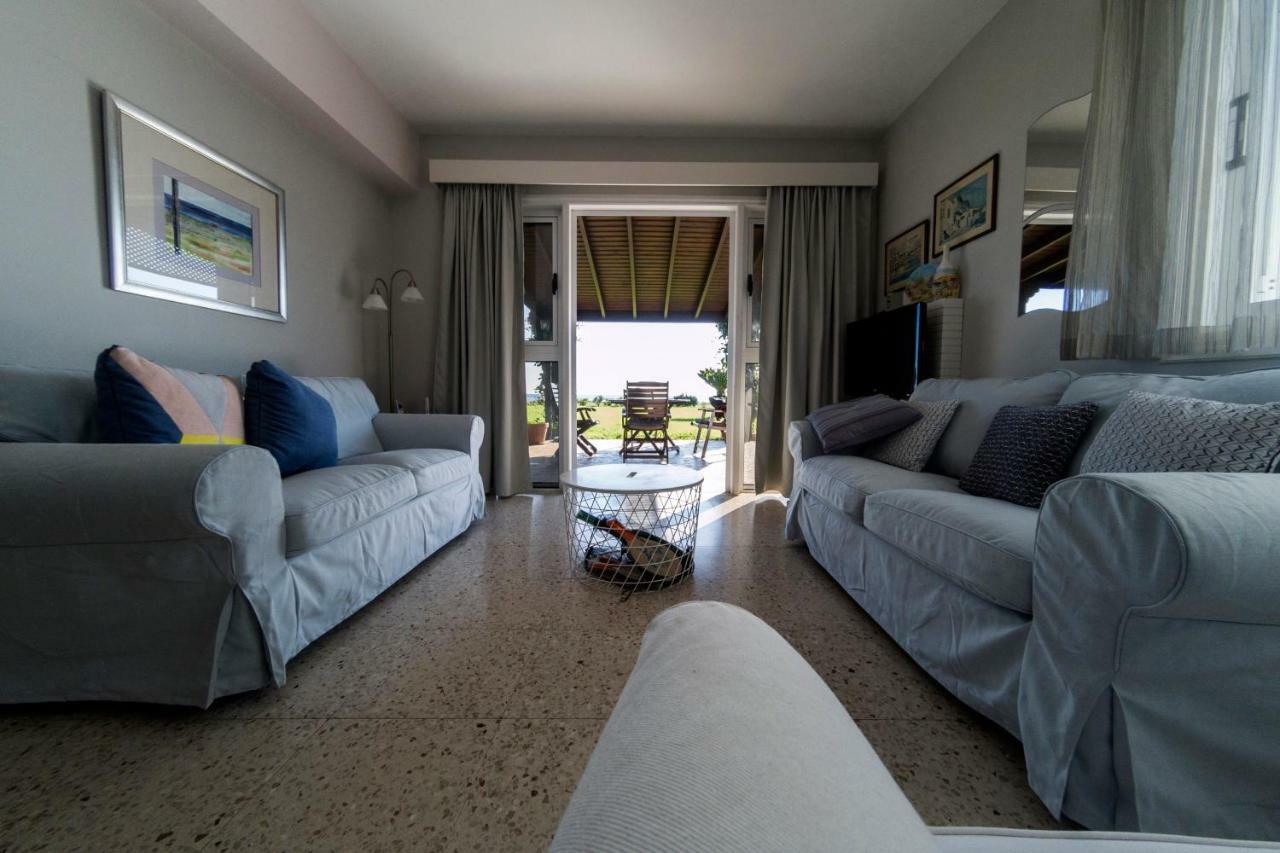 Blue Bay Beach House Larnaca Exteriör bild